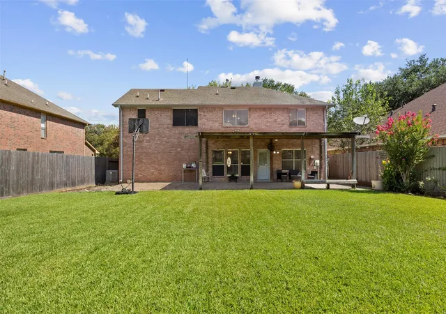 Photo 4 of Sale Pending at 8427 Battleoak Dr, Houston, TX 77040 | MLS# 26142210 | Listing updated on 2026-09-14