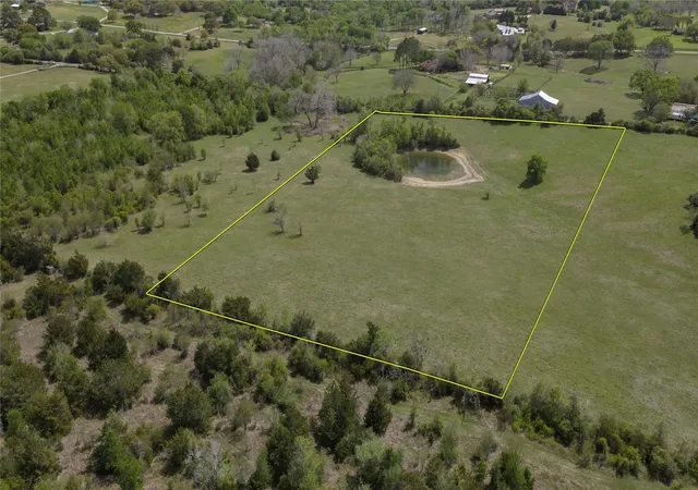 2nd image of 2 Dairy Farm Rd, Chappell Hill, TX 77426 | MLS# 23329617