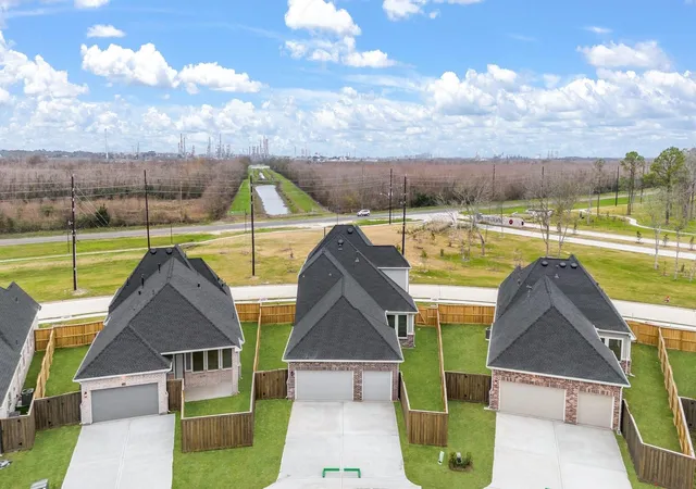 Homes for sale in Mont Belvieu, TX | 11914 Salty Bend Dr, Mont Belvieu, TX 77523 | MLS# 66125083
