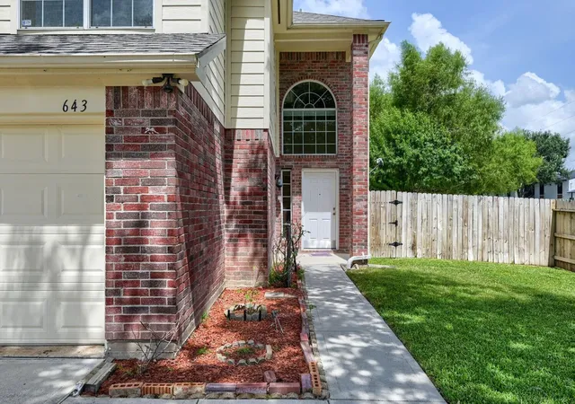 Photo 3 of Single family home for sale at 643 Meadow Knoll Dr, Stafford, TX 77477 | MLS# 51134298 | Listing updated on 2026-09-26