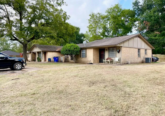 Homes for sale in Crockett, TX | 2301 N 6Th / Green Meadows St, Crockett, TX 75835 | MLS# 58624961
