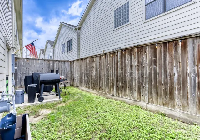 26th image of 3728 Main Poplar Dr, Houston, TX 77025 | MLS# 34927326