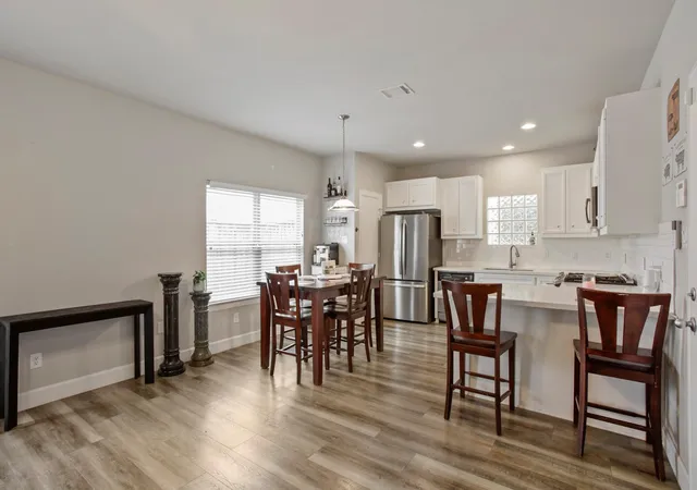 4th image of 3728 Main Poplar Dr, Houston, TX 77025 | MLS# 34927326