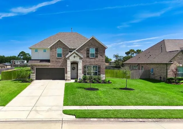 1st image of 11802 Autumn Leaf Dr, Dayton, TX 77535 | MLS# 10433341
