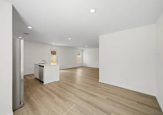 36th image of 606 N Broadway St, China, TX 77613 | MLS# 499447