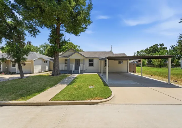 Photo 2 of Single family home for sale at 912 Seymour St, Pasadena, TX 77506 | MLS# 25947251 | Listing updated on 2026-09-06