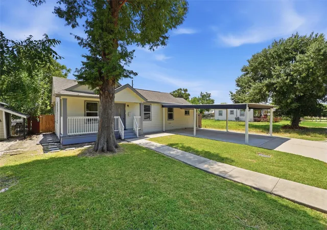 Photo 3 of Single family home for sale at 912 Seymour St, Pasadena, TX 77506 | MLS# 25947251 | Listing updated on 2026-09-06