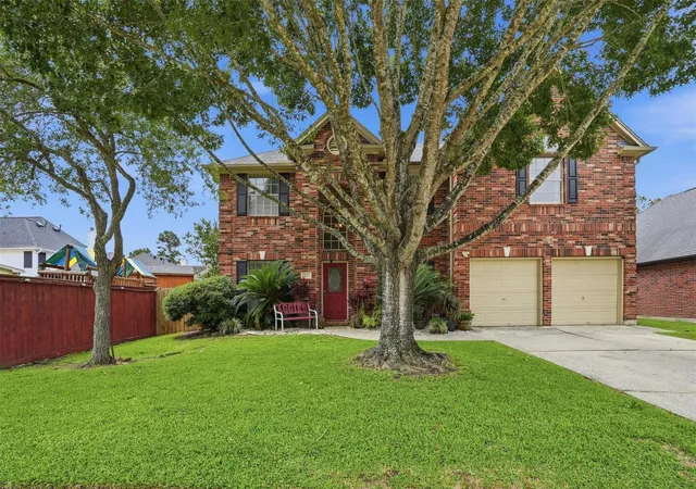 Homes for sale in La Porte, TX | 1303 Windleaf Dr, La Porte, TX 77571 | MLS# 55492587