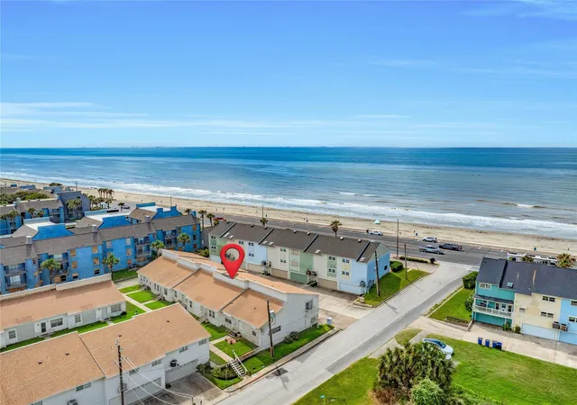 Listing Photo 5 - Condo for sale in building located at 3700 83Rd St, Galveston, TX 77554 - Unit #4