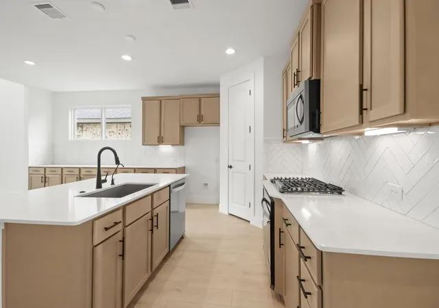 Photo 3 of Single family home for sale at 1013 Eternal Elk Dr, Conroe, TX 77303 | MLS# 69666766 | Listing updated on 2026-08-18