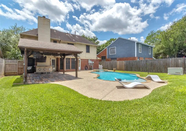 3rd image of 6923 Little Redwood Dr, Pasadena, TX 77505 | MLS# 51098812