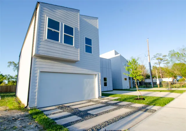 Photo 3 of Single family home for sale at 2832 Mansfield St, Houston, TX 77091 | MLS# 46815244 | Listing updated on 2026-08-03
