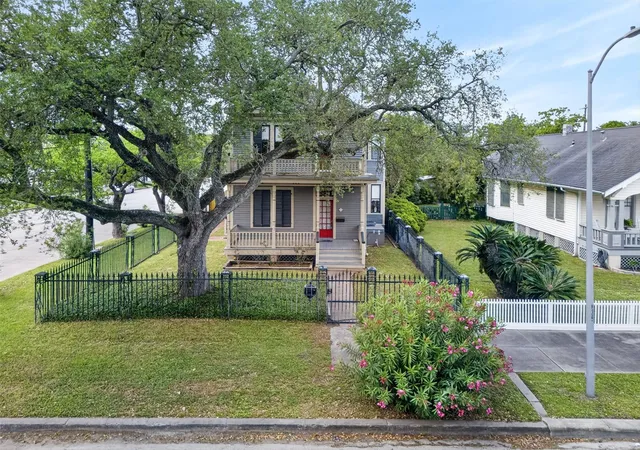 Photo 2 of Single family home for sale at 3828 Bernardo De Galvez Ave, Galveston, TX 77550 | MLS# 79739010 | Listing updated on 2026-06-07