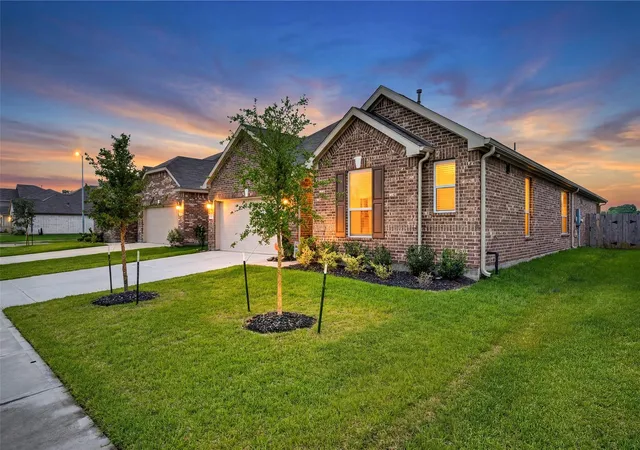 2nd image of 12818 Mossy Knoll Dr, Houston, TX 77044 | MLS# 18559547
