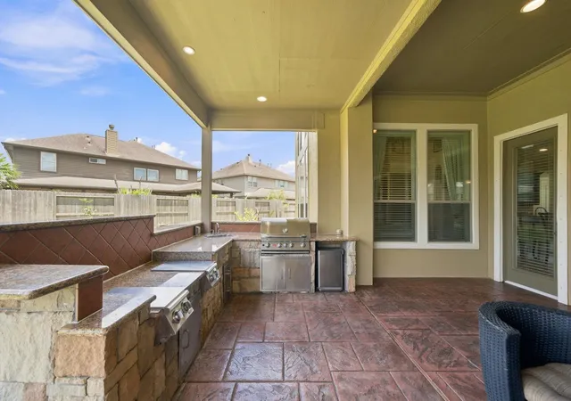 5th image of 2407 Mallorca Pass, League City, TX 77573 | MLS# 83420305