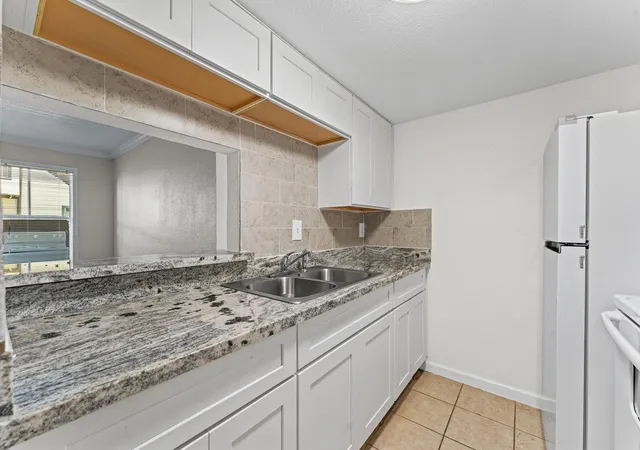 Photo 4 of Condo for sale at 6161 Reims Rd #304, Houston, TX 77036 | MLS# 65487498 | Listing updated on 2026-09-01