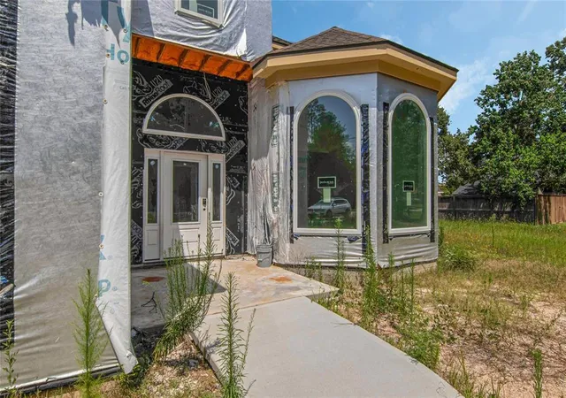 Photo 3 of Sale Pending at 23902 Creek Wood Dr, Spring, TX 77389 | MLS# 23759190 | Listing updated on 2026-07-12