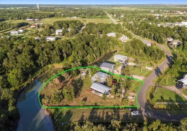 Homes for sale in Anahuac, TX | 101 Oyster St, Anahuac, TX 77514 | MLS# 31393362