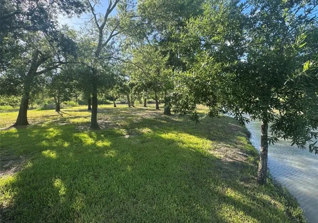 Homes for sale in Anahuac, TX | 101 Oyster St, Anahuac, TX 77514 | MLS# 31393362