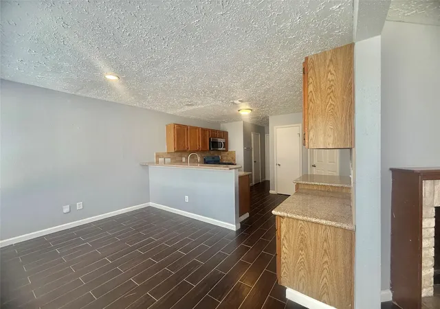 Photo 4 of Single family home for sale at 4731 Quillback Dr, Friendswood, TX 77546 | MLS# 3969415 | Listing updated on 2026-07-17
