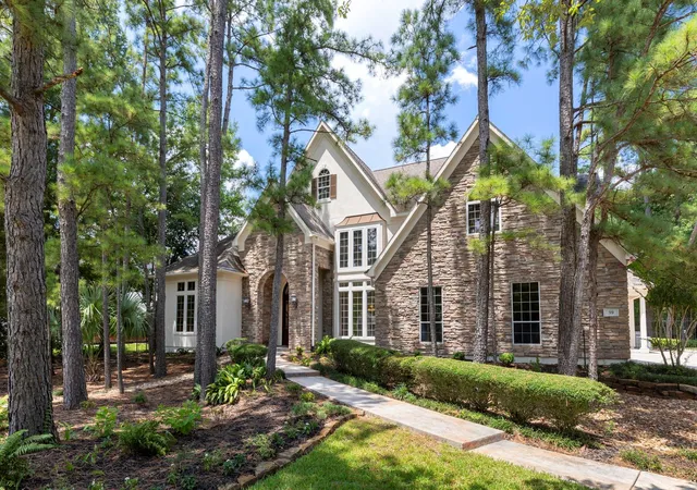 Single family home for sale at 39 W Bracebridge Cir, Spring, TX 77382 | MLS# 74840797 | Listing updated on 2026-04-26