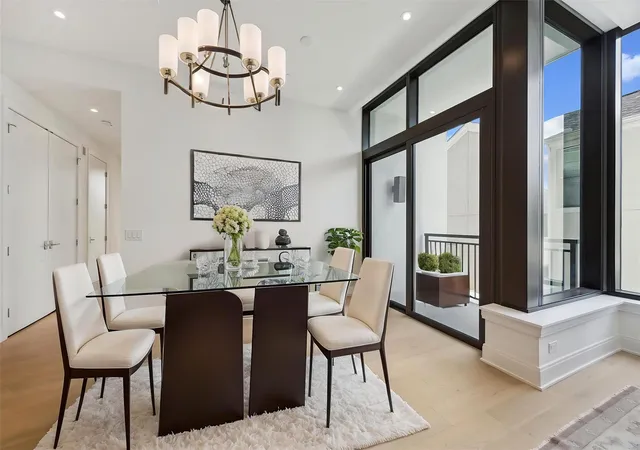 2nd image of 2323 W Main St #305, Houston, TX 77098 | MLS# 72414912