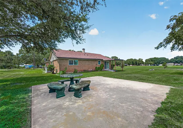 4th image of 6623 Mildred Rd, Needville, TX 77461 | MLS# 11337540