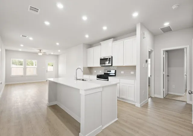 5th image of 480 Long Branch Dr, Dayton, TX 77535 | MLS# 17871402