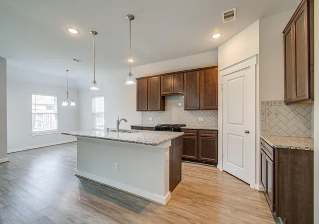 Photo 2 of Single family home for sale at 15435 Aberdeen Wood Dr, Humble, TX 77346 | MLS# 91905095 | Listing updated on 2026-09-15