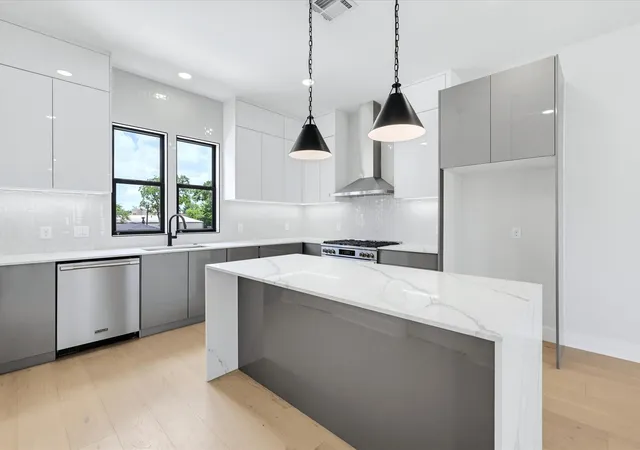 Photo 4 of Single family home for sale at 2251 Blalock Rd, Houston, TX 77080 | MLS# 97209084 | Listing updated on 2026-09-19