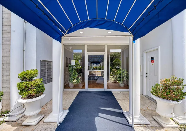 Photo 1 of Condo for sale at 2700 Bellefontaine St #A27, Houston, TX 77025 | MLS# 2809426 | Listing updated on 2026-08-27