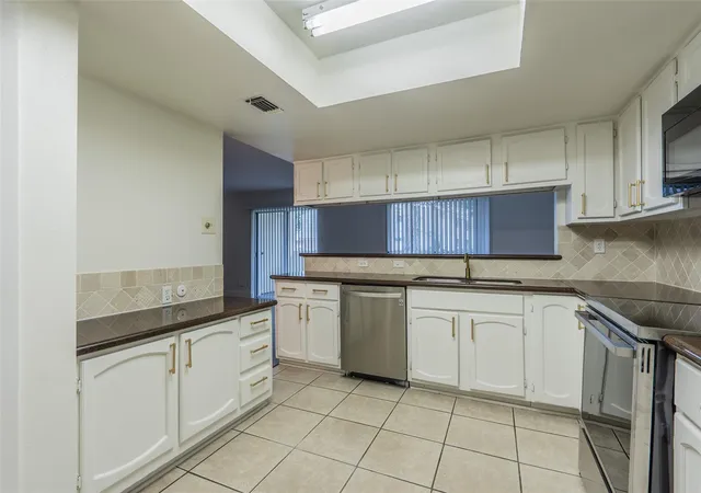 Photo 4 of Condo for sale at 14555 Wunderlich Dr #3105, Houston, TX 77069 | MLS# 46870025 | Listing updated on 2026-08-26