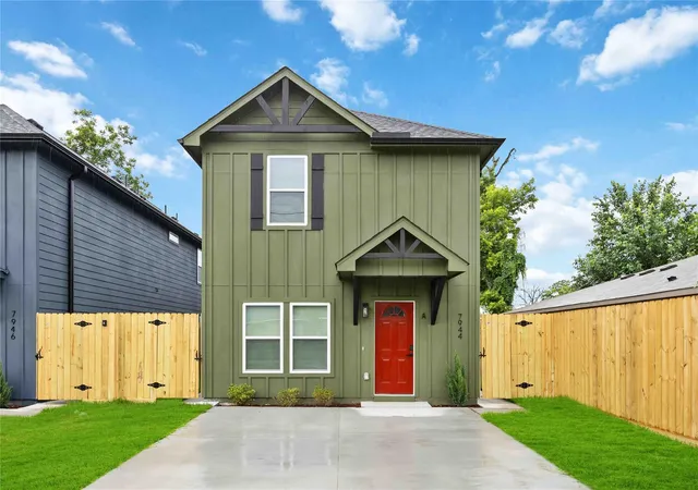 1st image of 7944 Fields St #A/B, Houston, TX 77028 | MLS# 82888195