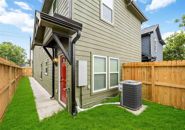 29th image of 7944 Fields St #A/B, Houston, TX 77028 | MLS# 82888195
