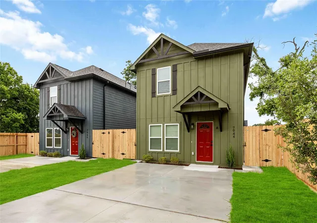 2nd image of 7944 Fields St #A/B, Houston, TX 77028 | MLS# 82888195