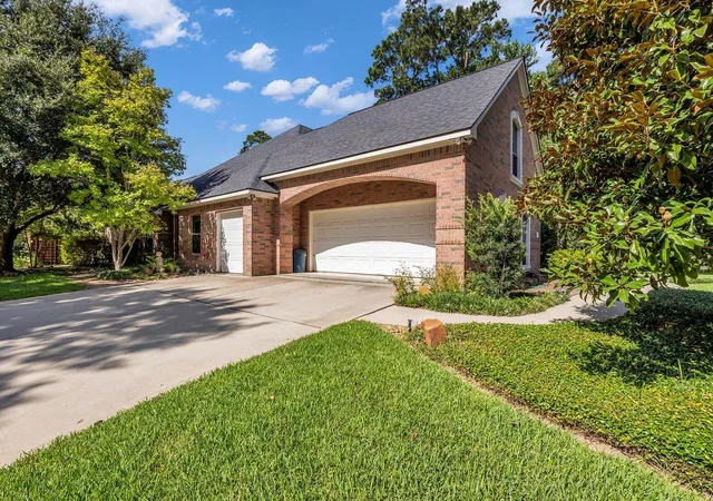 Photo 4 of Single family home for sale at 110 April Waters Dr W, Montgomery, TX 77356 | MLS# 97651059 | Listing updated on 2026-09-19