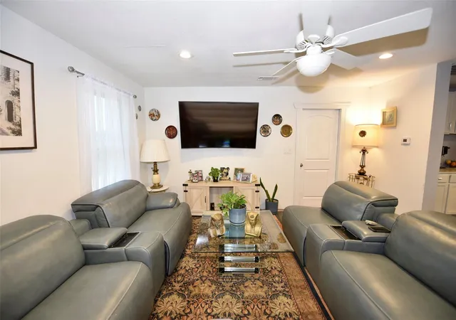 Photo 4 of Single family home for sale at 382 Road 5251, Cleveland, TX 77327 | MLS# 85761616 | Listing updated on 2026-08-13