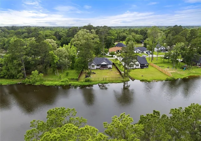 33rd image of 1002 Four Fountains St, New Caney, TX 77357 | MLS# 6049822
