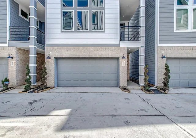 Photo 4 of Single family home for sale at 622 Janisch Rd #D, Houston, TX 77018 | MLS# 20554288 | Listing updated on 2026-06-19