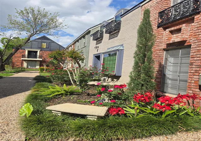 2nd image of 11515 Burdine St #505, Houston, TX 77035 | MLS# 69091552