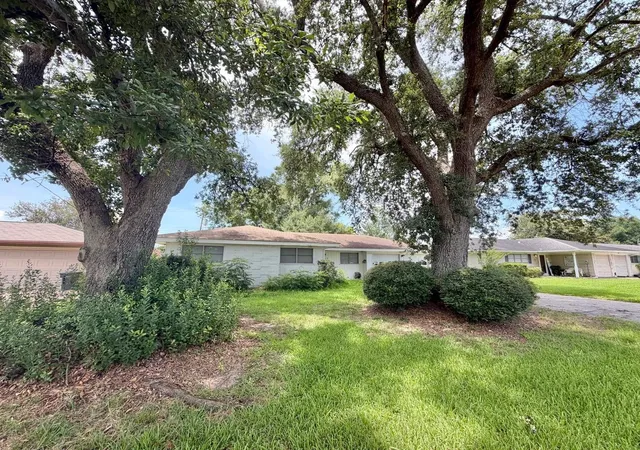 Homes for sale in Nederland, TX | 207 N 31st St, Nederland, TX 77627 | MLS# 27224616
