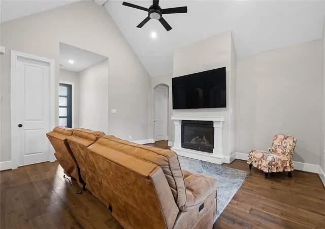 4th image of 1002 Four Fountains St, New Caney, TX 77357 | MLS# 7737889