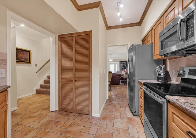 4th image of 5901 Woodway Pl Ct, Houston, TX 77057 | MLS# 55595748
