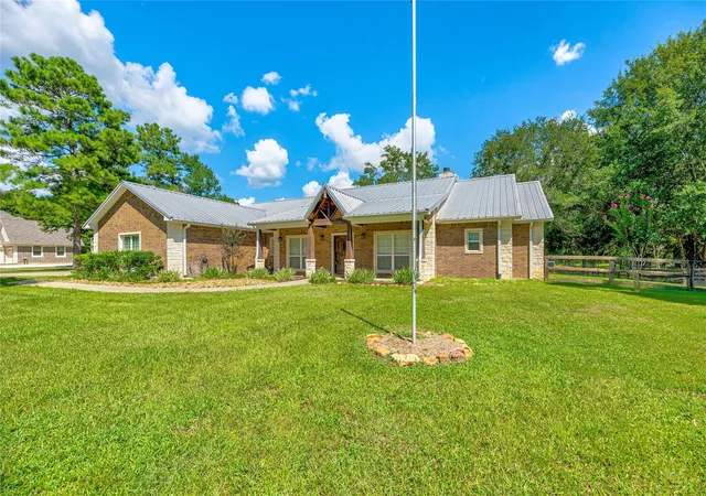 Photo 3 of Single family home for sale at 453 Southcreek Park, Livingston, TX 77351 | MLS# 27211844 | Listing updated on 2026-08-28