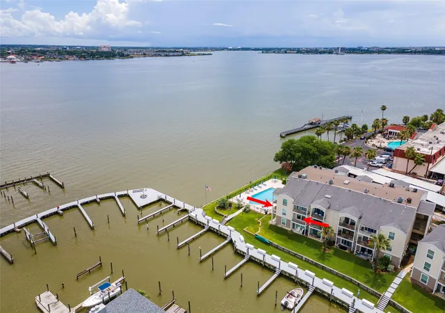 1st image of 200 Yacht Club Ln #200, Seabrook, TX 77586 | MLS# 97438729