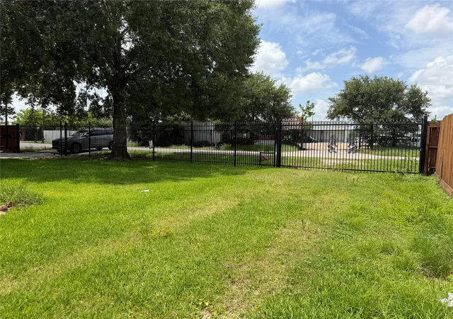 Homes for sale in Houston, TX | 6009 Maple St, Houston, TX 77074 | MLS# 38694554