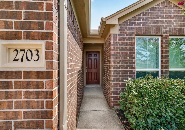 2nd image of 2703 Fawn Mountain Dr, Fresno, TX 77545 | MLS# 60791806