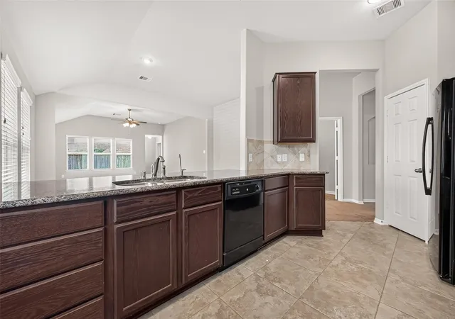 Photo 3 of Single family home for sale at 2703 Fawn Mountain Dr, Fresno, TX 77545 | MLS# 60791806 | Listing updated on 2026-10-09