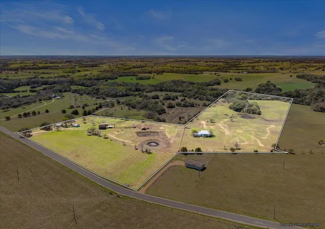Homes for sale in Fayetteville, TX | 5079 Skull Creek Rd, Fayetteville, TX 78940 | MLS# 14076740