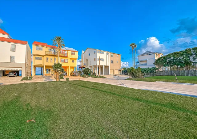 Photo 3 of Townhouse for sale at 2102 Todville Rd #9, Seabrook, TX 77586 | MLS# 49519520 | Listing updated on 2026-08-28